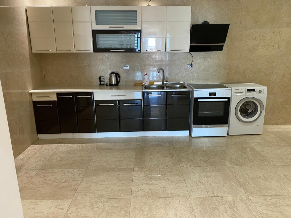 Apartment In Porta Batumi Tower エクステリア 写真