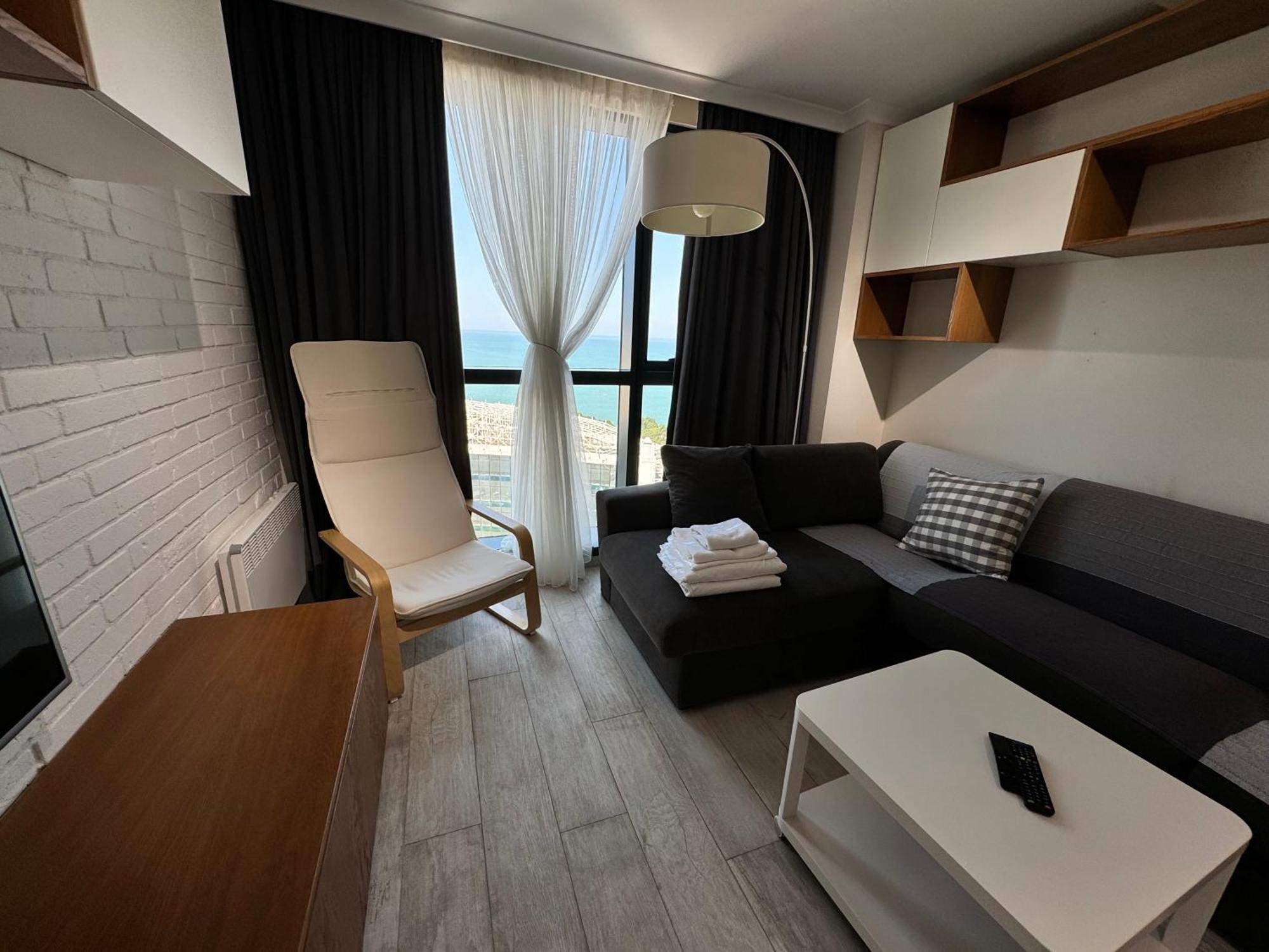 Apartment In Porta Batumi Tower エクステリア 写真