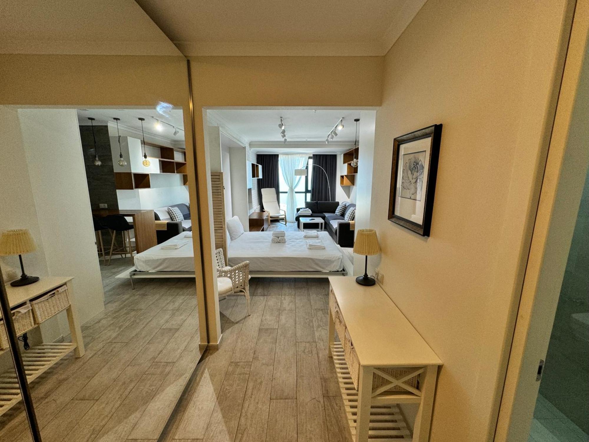 Apartment In Porta Batumi Tower エクステリア 写真